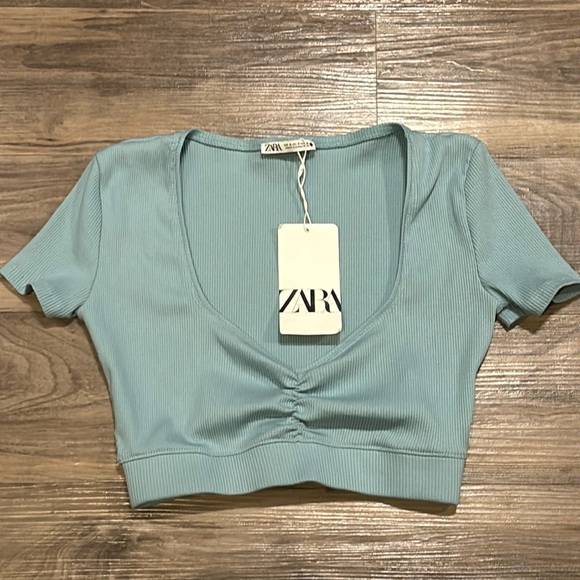 ***NWT*** Zara Cropped Top - Picture 2 of 4